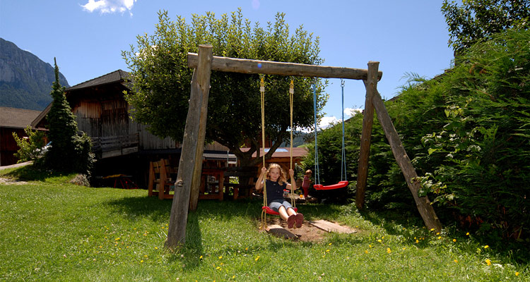 Vacance a Fiè allo Sciliar, Bolzano, altalena